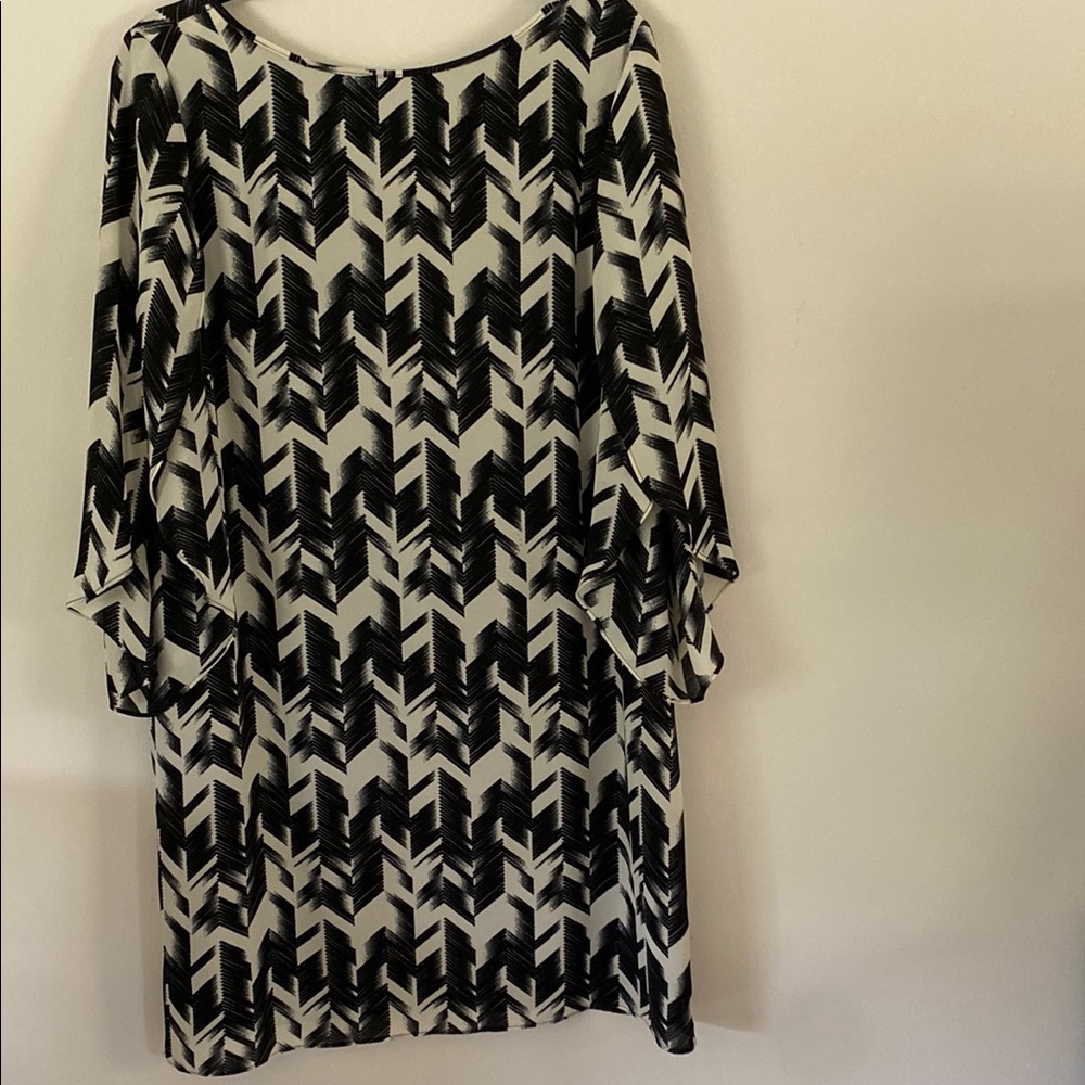 AGB Black and White Sheath Dress with Dolman Sleeves